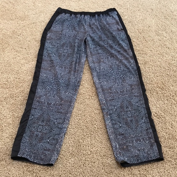LULULEMON Athletica size M printed joggers/ pants - Picture 1 of 11